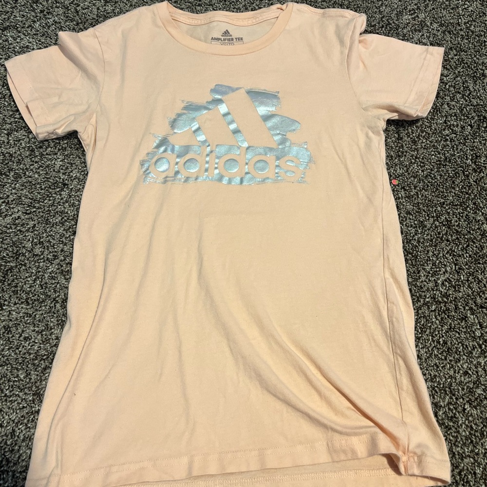 Adidas Tee size Xs